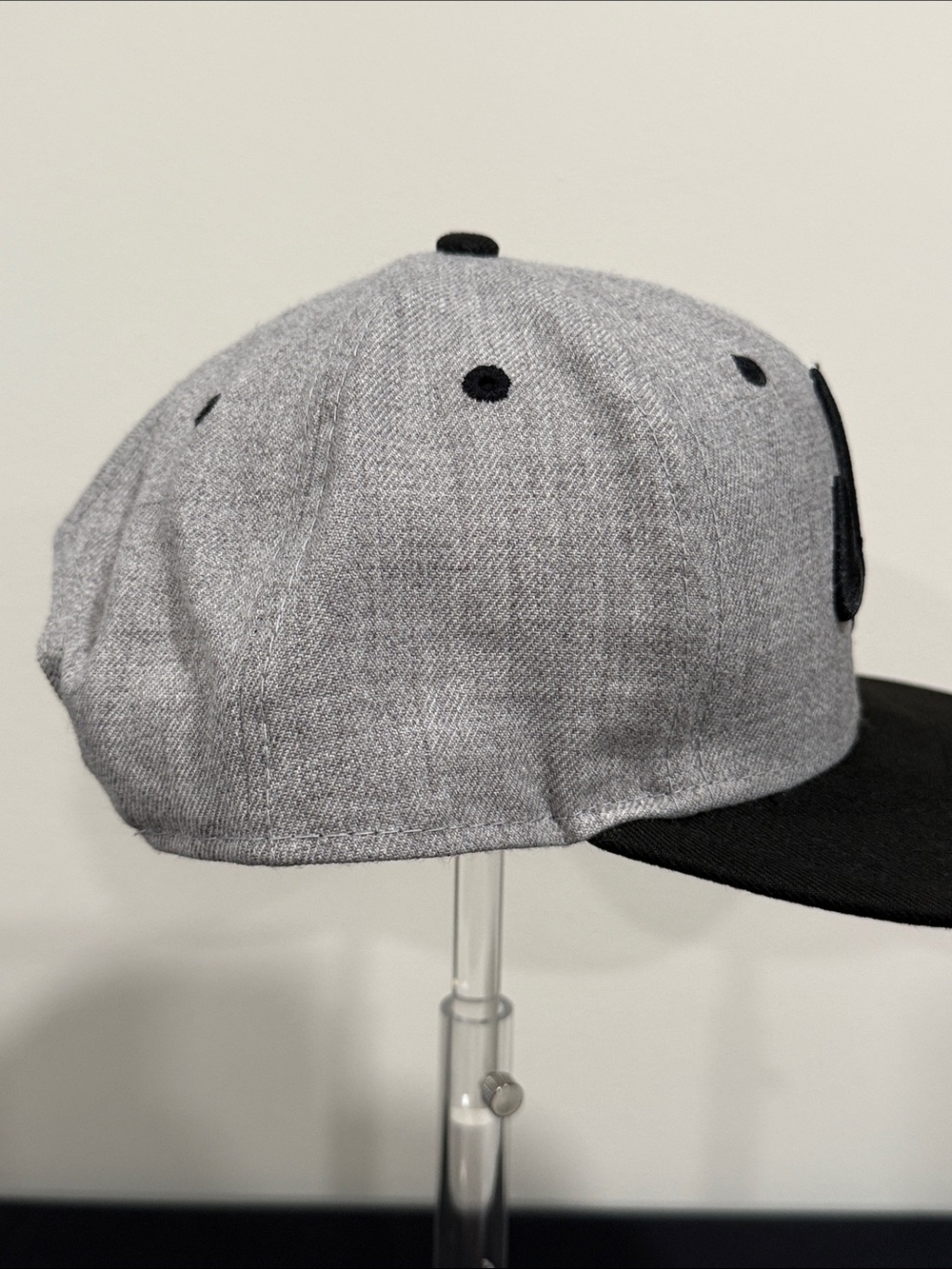 New Era x Dude Perfect Gray Heather and Black Flat-Brim Snapback Hat - Picture 3 of 11